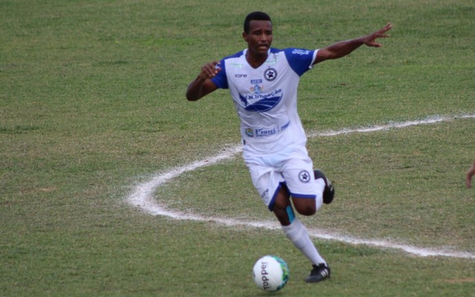 Parnahyba x CSA - Gilmar Bahia (Foto: Wenner Tito )