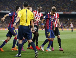 OFF - Ator Paulo Betti cita Zico ao criticar firulas de Neymar: 