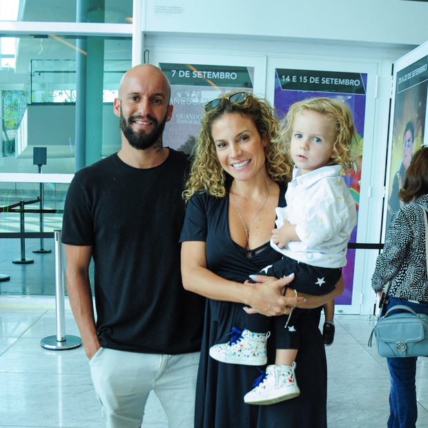 Renato Dias e Maíra Charken com Gael (Foto: AgNews) Renato Dias e Maíra Charken com Gael (Foto: AgNews)