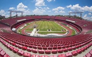 Gramado do estádio do Morumbi está sendo reformado para a temporada 2016 (Foto: Igor Amorim /  site oficial do SPFC)