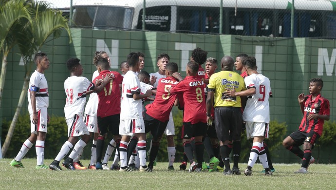 São Paulo x Sport - Copa Brasil sub-15 2017 - confusão (Foto: Marcos Ferreira/Secom Votorantim)