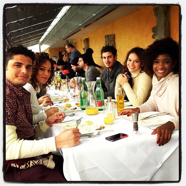 Elenco de Em família almoça em Viena (Foto: Reprodução/Instagram)