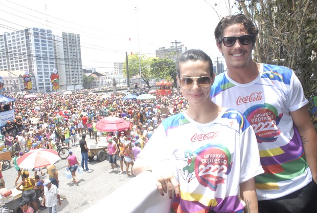 Cleo Pires e Romulo Arantes em Recife (Foto: William Oda / AgNews)