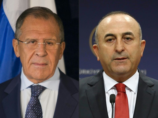 Combinação de fotos mostra os chanceleres russo Serguei Lavrov e turco Mevlüt Cavusoglu (Foto: Adem Altan, Dominick Reuter/AFP) Combinação de fotos mostra os chanceleres russo Serguei Lavrov e turco Mevlüt Cavusoglu (Foto: Adem Altan, Dominick Reuter/AFP)