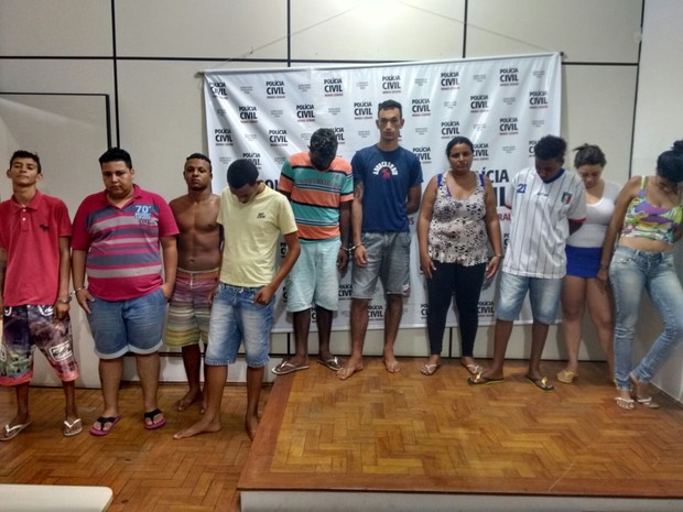 Suspeitos estão envolvidos com o tráfico de drogas nos Bairros Vila Nova e Passaginha (Foto: Divulgação/Polícia Civil)