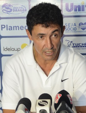 Betinho, técnico do Confiança (Foto: Osmar Rios / GloboEsporte.com)