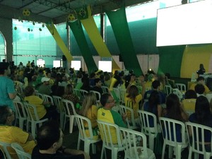 Evento em São Paulo reuniu 700 pessoas para demonstração de eletrônicos durante Brasil x México (Foto: G1) Evento em São Paulo reuniu 700 pessoas para demonstração de eletrônicos durante Brasil x México (Foto: G1)
