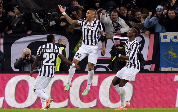 Arturo Vidal comemora gol do Juventus sobre o Roma (Foto: Getty Images)