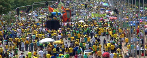 20 mil tomam a Esplanada dos Ministérios, segundo a PM (TV Globo)