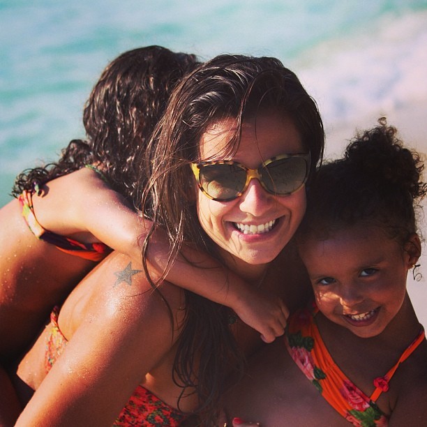 Paula Morais posta foto ao lado de Maria Sophia e Maria Alice, filhas de Ronaldo (Foto: Instagram)