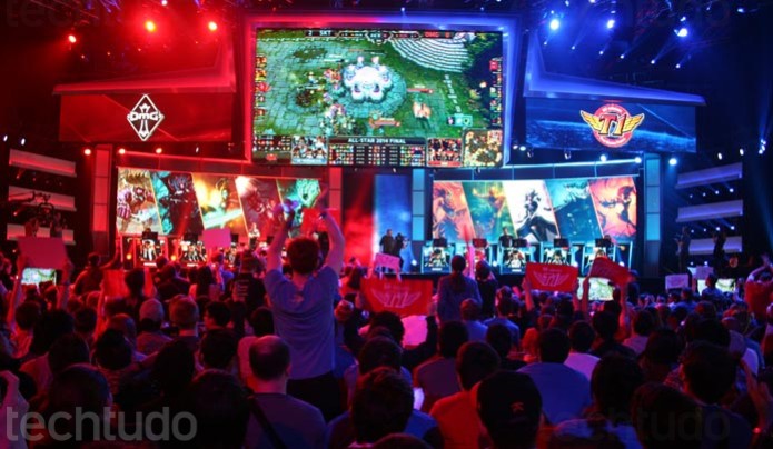 A final de League of Legends em Paris reuniu fãs do jogo durante os quatro dias de evento (Foto: Felipe Vinha/TechTudo) A final de League of Legends em Paris reuniu fãs do jogo durante os quatro dias de evento (Foto: Felipe Vinha/TechTudo)