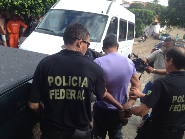 Pessoas foram presas sob a suspeita de atuar no tráfico de drogas em Teresina (Foto: Gil Oliveira)