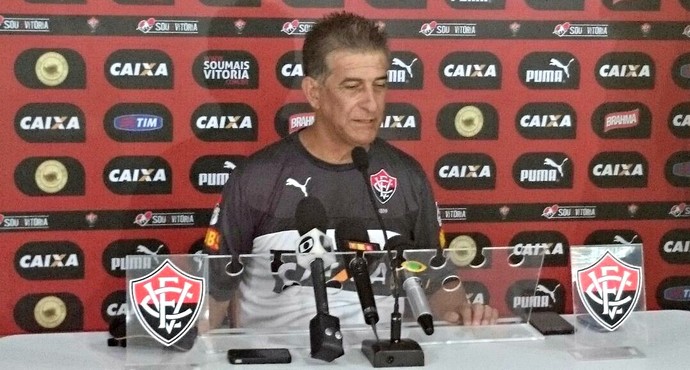 Técnico do Vitória, Ricardo Drubscky (Foto: Eric Luis Carvalho)