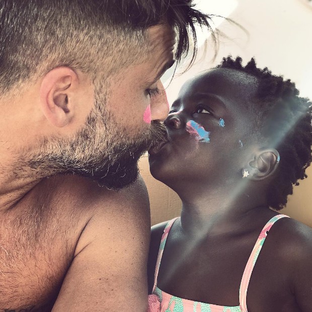 Bruno Gagliasso e Títi: amor de pai e filha (Foto: Reprodução/Instagram)