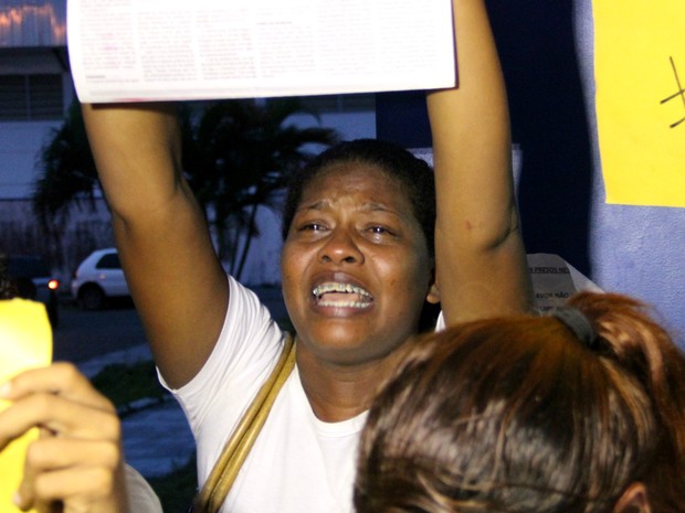 Nonata Kelly Santos pediu justiça pela morte do filho de 16 anos (Foto: Rickardo Marques/G1 AM) Nonata Kelly Santos pediu justiça pela morte do filho de 16 anos (Foto: Rickardo Marques/G1 AM)