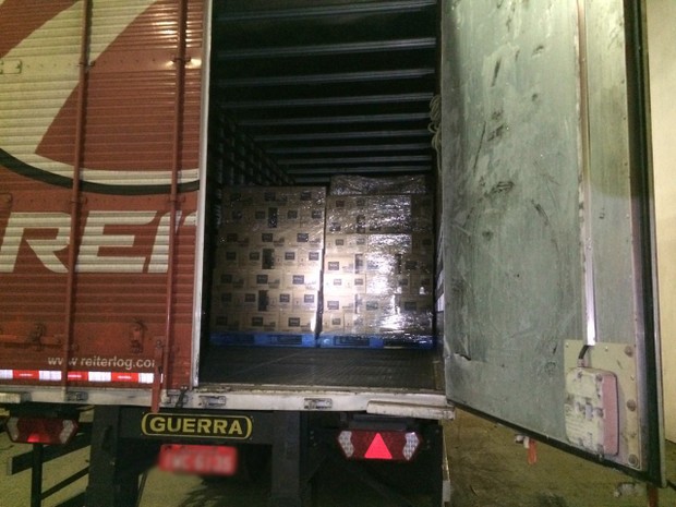 caminhão, carga recuperada, Taquara, Porto Alegre (Foto: Divulgação/Polícia Civil)