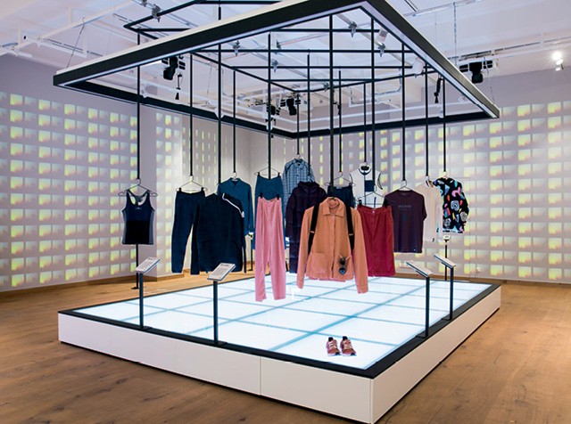 No museu da Fashion for Good, o consumidor aprende como contribuir para a moda sustentável  (Foto: Presstigieux)