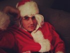 Katy Perry posta foto de John Mayer vestido de Papai Noel