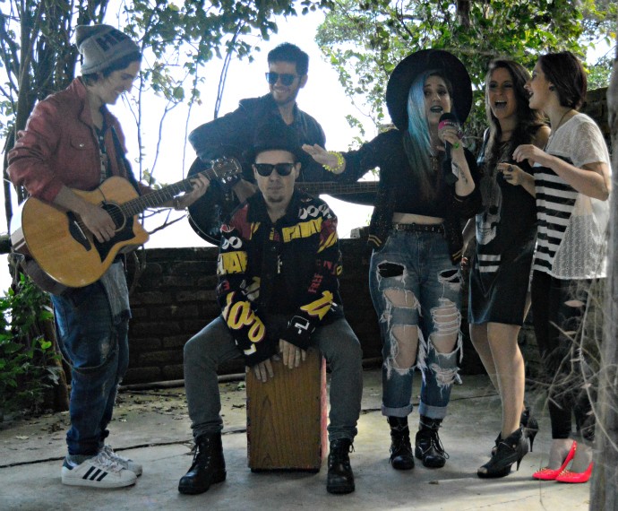 Paradão do Mistura com Rodaika banda Melody (Foto: Giovane Santayana/RBS TV)