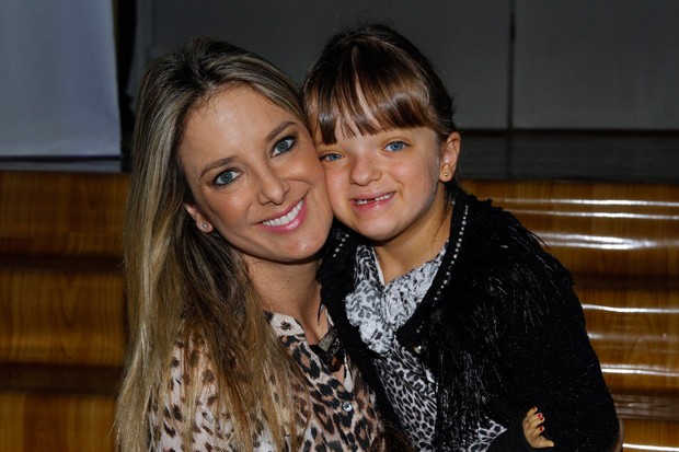 Ego Rafinha Justus Mostra Sua Janelinha Em Festa De Filhas De Rodrigo Faro Noticias De Famosos