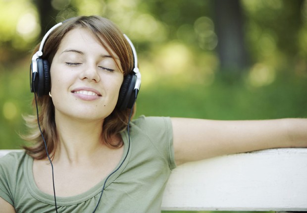 Relaxar ; ouvir música ; geração Y ; curtir a vida ;  (Foto: Shutterstock)