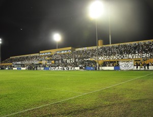 Torcida mixtense lotou o estádio Presidente Dutra (Foto: Leonardo Heitor/Globoesporte.com)