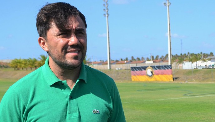 Luizinho Lopes técnico do Globo FC (Foto: Jocaff Souza/GloboEsporte.com)