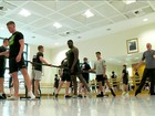 Na Inglaterra, time de rugby faz balé clássico para melhorar em campo