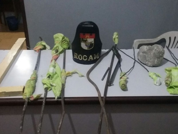 Armas utilizadas no tumulto da Funase em Arcoverde (Foto: Divulgação/ Polícia Militar)