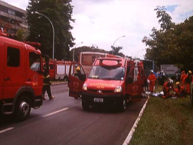 Acidente no Eixinho L, em Brasília, deixa 12 feridos (Foto: Reprodução/TV Globo)