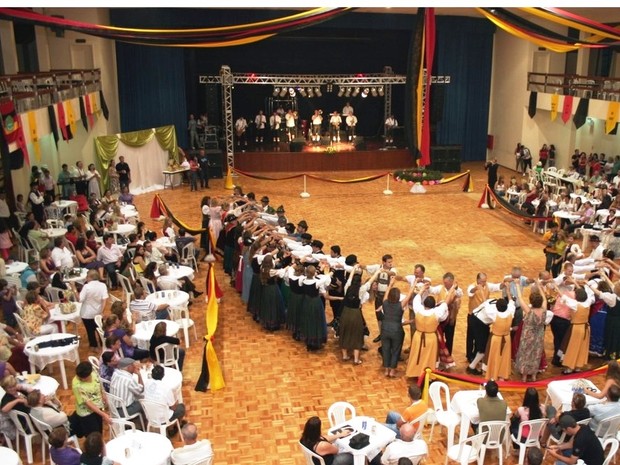 Tradicional festa alemã ocorre em Piratuba até dia 15 (Foto: Divulgação)