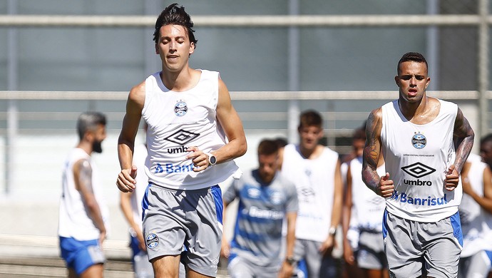 Geromel e Luan em treino do Grêmio (Foto: Lucas Uebel / Grêmio, DVG)