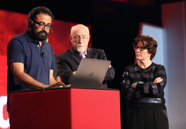 O vice-presidente Gurdeep Pall durante a demonstração do Skype Translator. Ele não precisou saber alemão para conversar com Diana (Foto: Divulgação)