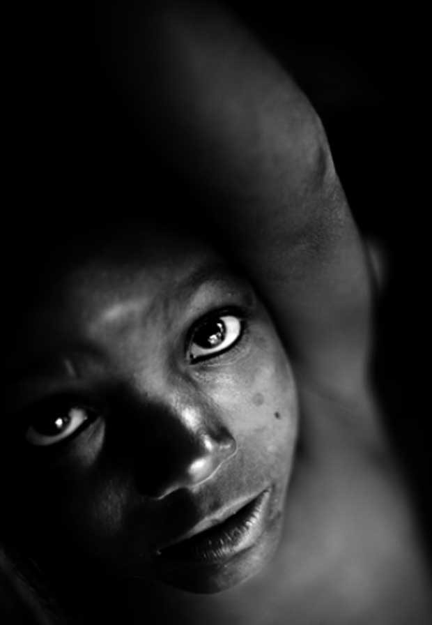  A última Menção Honrosa foi para Åsa Sjöström, da Suécia, que acompanhou um grupo de mulheres e crianças ganenses acusadas de bruxaria. As fotos foram cedidas pela UNICEF-Foto des Jahres 2012 (Foto: Åsa Sjöström)