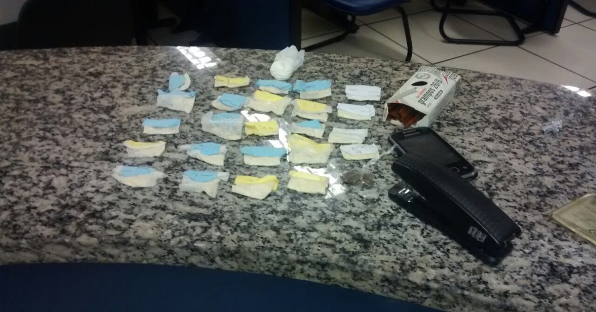 Adolescente de 16 anos é flagrado vendendo drogas em ... - Globo.com