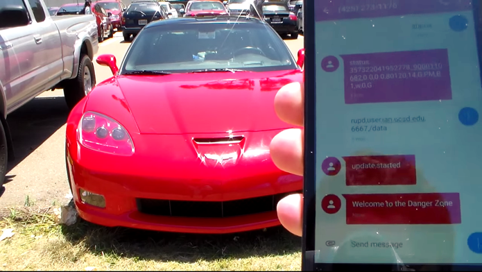 Hackers usam SMS para invadir carro e controlar até freios (Foto: Reprodução/YouTube)