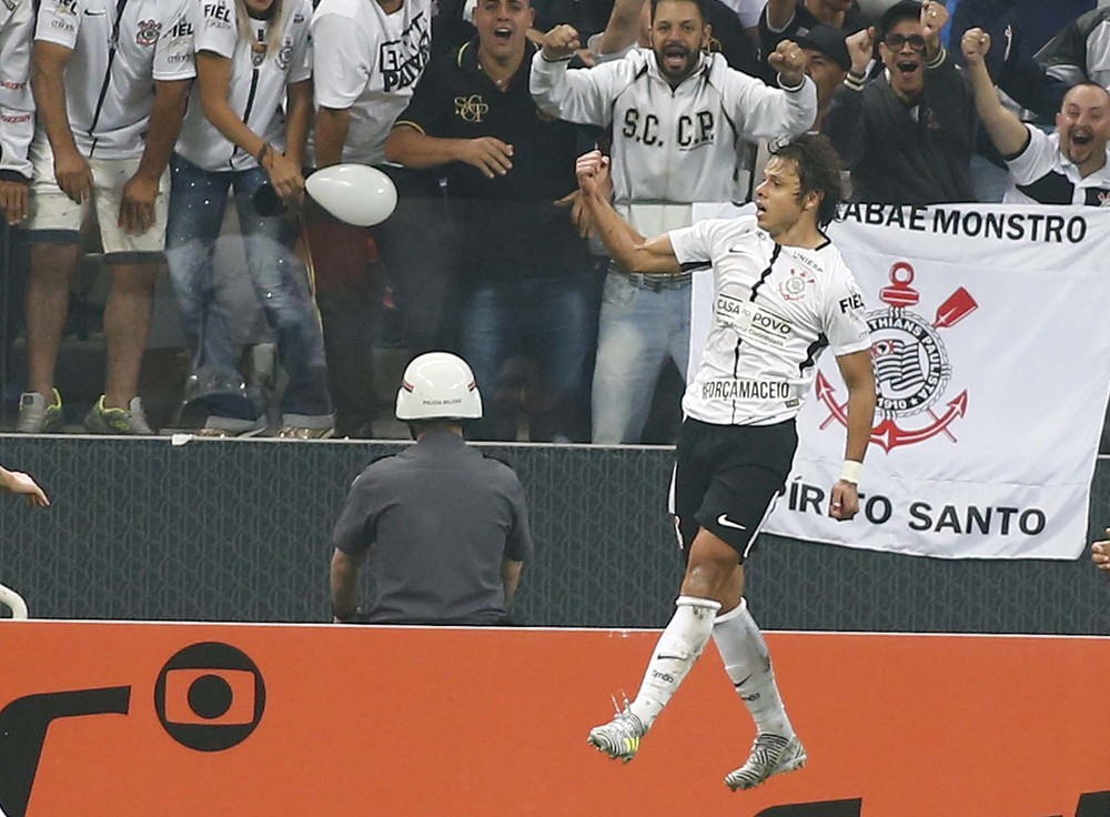 Artilheiro da Arena, top 3 estrangeiros... Romero persegue recordes no Corinthians