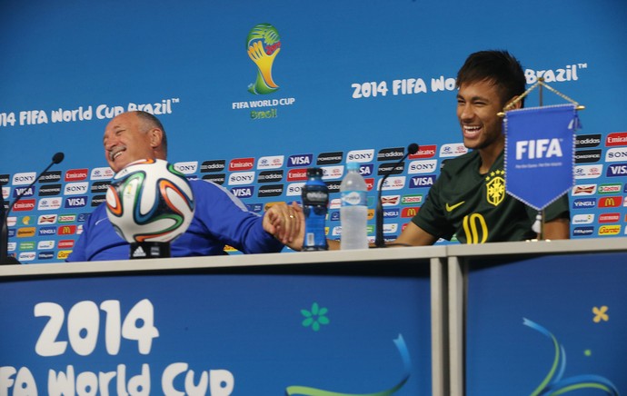 neymar luiz felipe scolari felipão coletiva seleção brasileira (Foto: Jefferson Bernardes/Vipcomm)