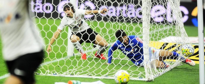 Corinthians x Cruzeiro - gol Romero (Foto: Marcos Ribolli)