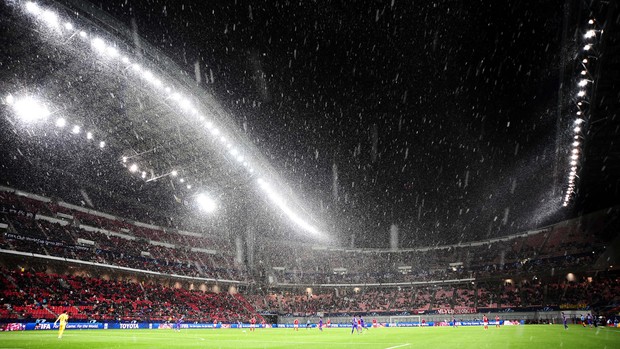 jogadores Corinthians assistem Sanfrecce x Al Ahly (Foto: Marcos Ribolli / Globoesporte.com)