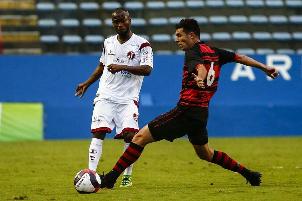 Jean disputou 17 jogos e marcou um gol pelo Oeste (Foto: Ale Vianna/ Divulgação Juventus-SP)