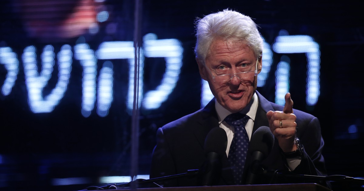 G1 Bill Clinton se junta a multidão em Tel Aviv para homenagear