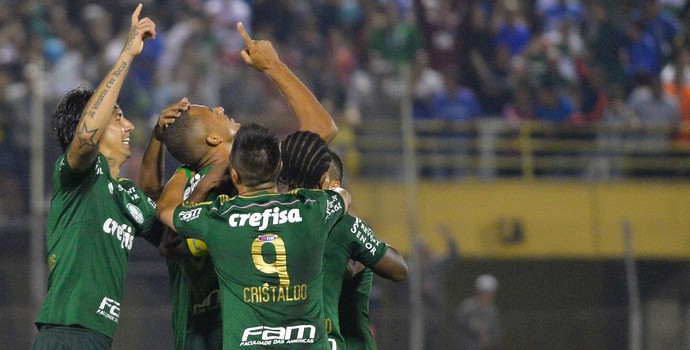 Palmeiras x São Bernardo - Victor Hugo comemora gol (Foto: Agência O Globo)