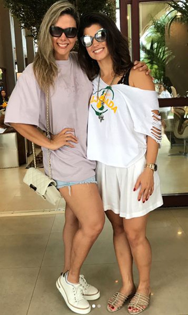 Carla Perez e Sarah (Foto: Reprodução/Instagram)