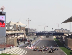 Largada GP do Bahrein 2010 (Foto: Divulgação)