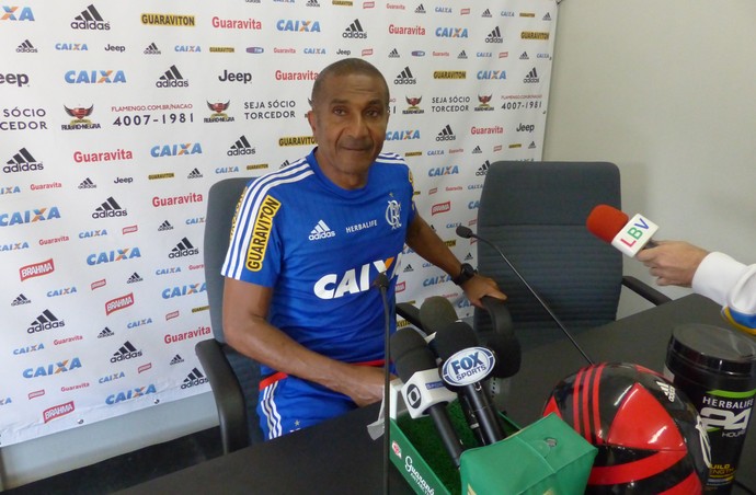 Cristóvão Borges entrevista treino Flamengo (Foto: Fred Gomes)