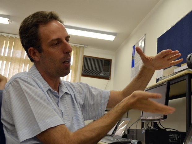 O professor e pesquisador Antônio Marques Alberti desenvolve a "nova internet" (Foto: Lucas Soares / G1)