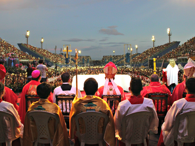 Festa de Pentecostes 2016 ocorreu no Sambodromo  (Foto: Adneison Severiano/G1 AM)