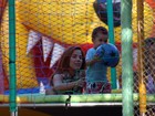 Wanessa curte o feriado com o filho no Rio