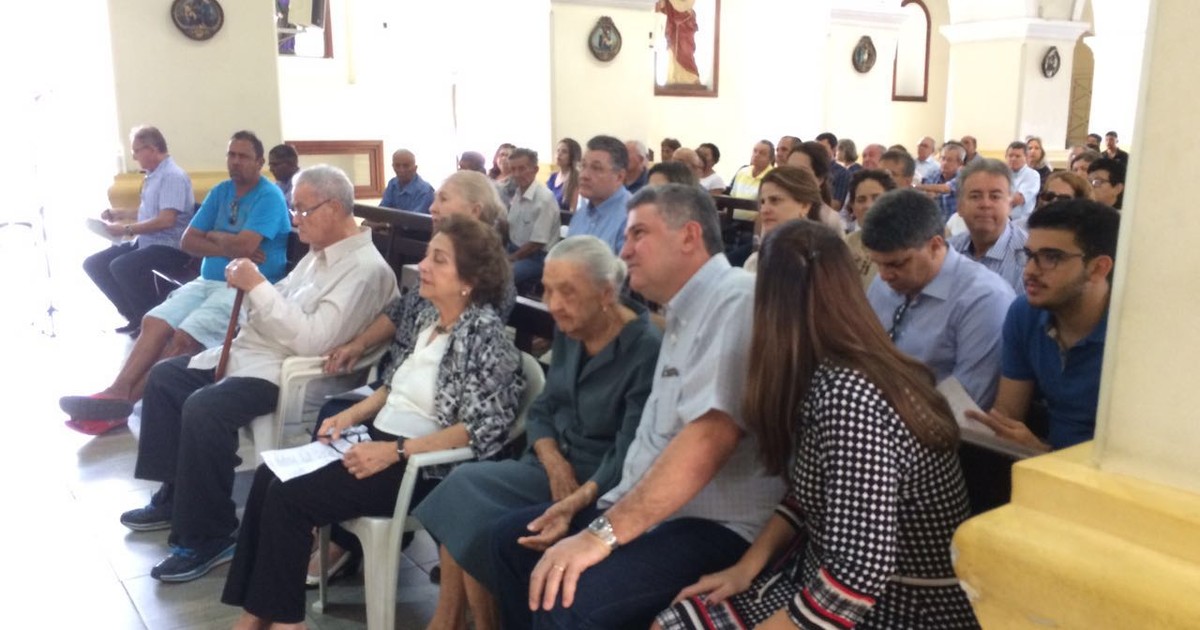 G Missa Celebrada Em Mem Ria Ao Ex Deputado Osvaldo Coelho